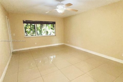 Casa en alquiler en Lauderhill, Florida, 3 dormitorios, 175.03 m2 № 2029388 - foto 18