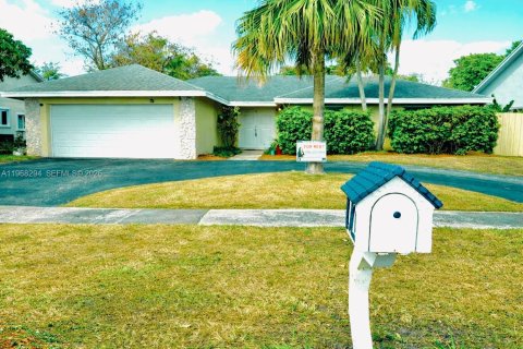 Casa en Lauderhill, Florida 3 dormitorios, 175.03 m2 № 2029388