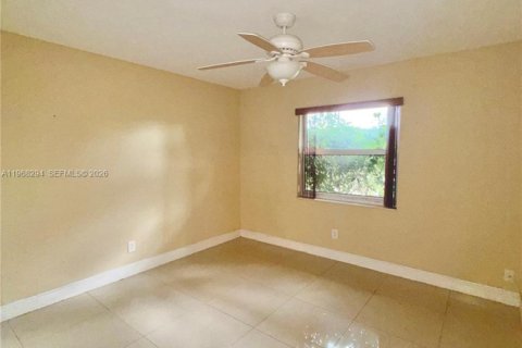 Casa en alquiler en Lauderhill, Florida, 3 dormitorios, 175.03 m2 № 2029388 - foto 16