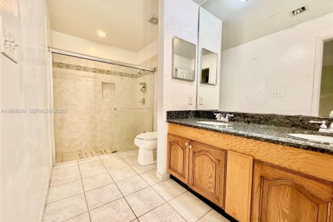 Casa en alquiler en Lauderhill, Florida, 3 dormitorios, 175.03 m2 № 2029388 - foto 13