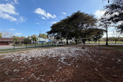 Casa en alquiler en Lauderhill, Florida, 3 dormitorios, 175.03 m2 № 2029388 - foto 22