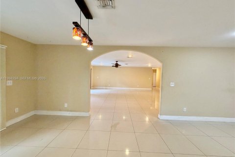 Casa en alquiler en Lauderhill, Florida, 3 dormitorios, 175.03 m2 № 2029388 - foto 10