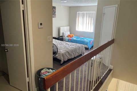 Condominio en venta en Hialeah, Florida, 1 dormitorio, 69.68 m2 № 2046559 - foto 9