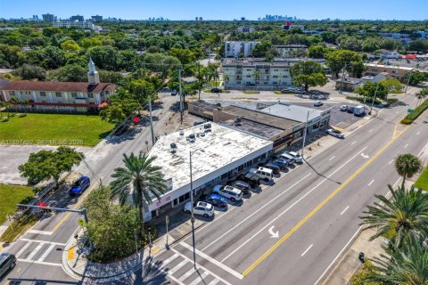 Immobilier commercial à North Miami, Floride № 2038230