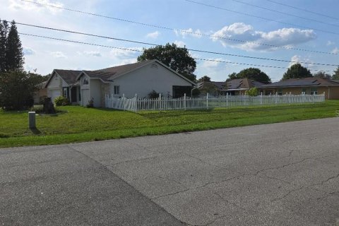 House in Kissimmee, Florida 3 bedrooms, 152.27 sq.m. № 1740241 - photo 2