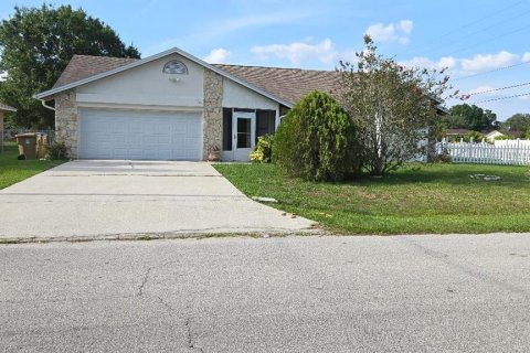 House in Kissimmee, Florida 3 bedrooms, 152.27 sq.m. № 1740241 - photo 1