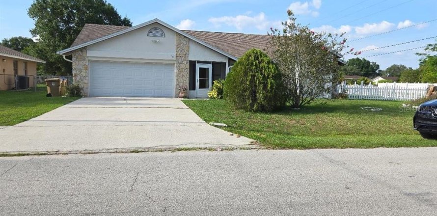 House in Kissimmee, Florida 3 bedrooms, 152.27 sq.m. № 1740241