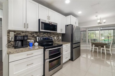 House in Tampa, Florida 5 bedrooms, 201.88 sq.m. № 1852553 - photo 26