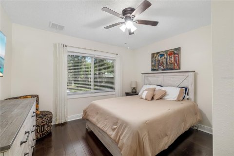 House in Tampa, Florida 5 bedrooms, 201.88 sq.m. № 1852553 - photo 9