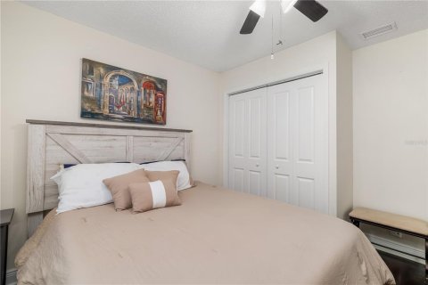 House in Tampa, Florida 5 bedrooms, 201.88 sq.m. № 1852553 - photo 10