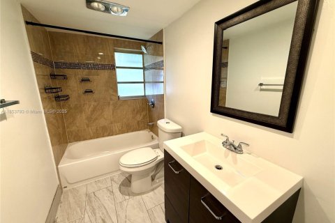 Copropriété à vendre à Hallandale Beach, Floride: 2 chambres, 101.45 m2 № 1871724 - photo 10