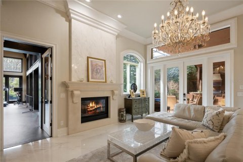 House in Orlando, Florida 5 bedrooms, 536.6 sq.m. № 1509877 - photo 30