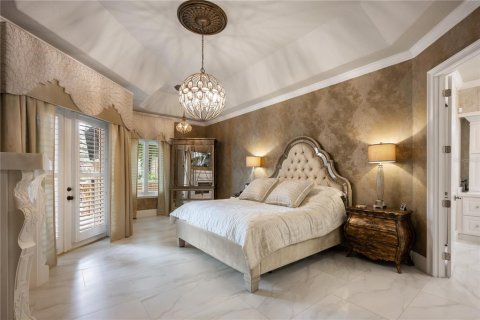 House in Orlando, Florida 5 bedrooms, 536.6 sq.m. № 1509877 - photo 15