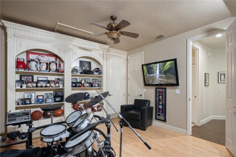 House in Orlando, Florida 5 bedrooms, 536.6 sq.m. № 1509877 - photo 26