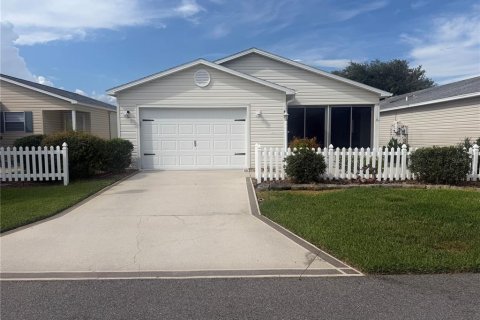 Villa ou maison à Lady Lake, Floride 2 chambres, 106.19 m2 № 2157668