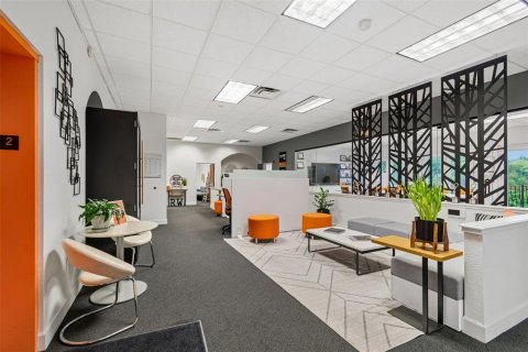 Immobilier commercial à vendre à Tampa, Floride: 995.45 m2 № 2239514 - photo 5