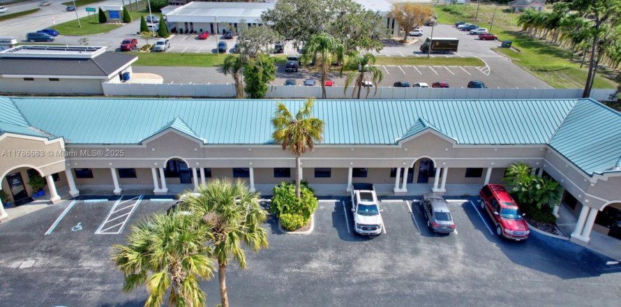Immobilier commercial à Sebring, Floride № 1701803