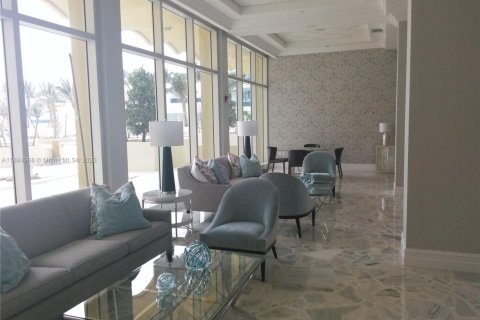 Condominio en alquiler en Hollywood, Florida, 1 dormitorio, 77.57 m2 № 2012360 - foto 29