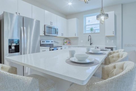 Купить таунхаус в Киссимми, Флорида 8 комнат, 134.89м2, № 2232229 - фото 4