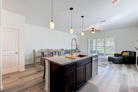 Townhouse in Odessa, Florida 3 bedrooms, 163.32 sq.m. № 2373767 - photo 18