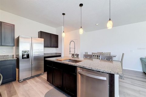 Townhouse in Odessa, Florida 3 bedrooms, 163.32 sq.m. № 2373767 - photo 16