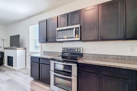 Townhouse in Odessa, Florida 3 bedrooms, 163.32 sq.m. № 2373767 - photo 17