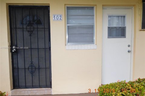 Condo à Aventura, Floride, 1 chambre  № 2027923