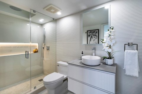 Condominio en venta en Miami, Florida, 2 dormitorios, 141.21 m2 № 2007808 - foto 18