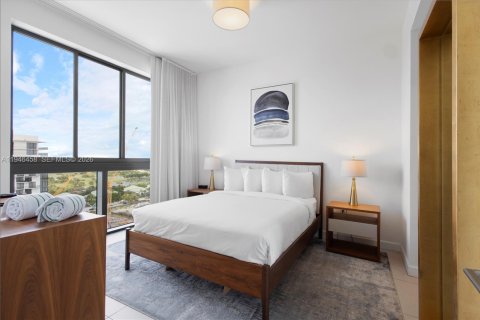 Condo in Doral, Florida, 2 bedrooms  № 2002951 - photo 9