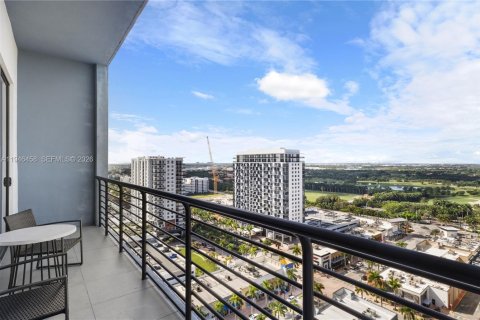 Condo in Doral, Florida, 2 bedrooms  № 2002951 - photo 22