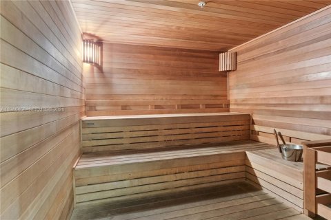 Condo in Doral, Florida, 2 bedrooms  № 2002951 - photo 30