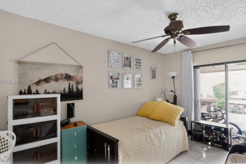 Villa ou maison à vendre à Miami, Floride: 3 chambres, 110.37 m2 № 2065706 - photo 16