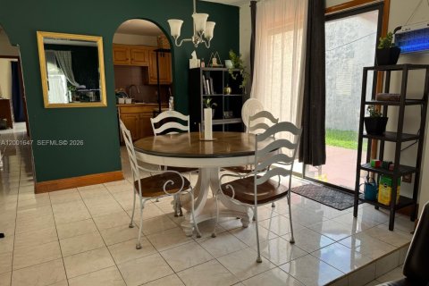 Villa ou maison à vendre à Miami, Floride: 3 chambres, 110.37 m2 № 2065706 - photo 28