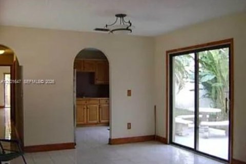 Villa ou maison à vendre à Miami, Floride: 3 chambres, 110.37 m2 № 2065706 - photo 5