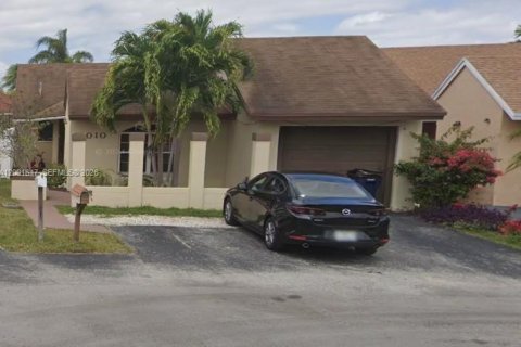 Villa ou maison à Miami, Floride 3 chambres, 110.37 m2 № 2065706