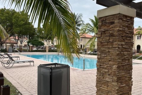 Townhouse in Cutler Bay, Florida 3 bedrooms, 158.4 sq.m. № 2024052 - photo 25