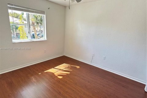 Townhouse in Cutler Bay, Florida 3 bedrooms, 158.4 sq.m. № 2024052 - photo 17