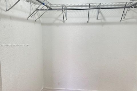 Townhouse in Cutler Bay, Florida 3 bedrooms, 158.4 sq.m. № 2024052 - photo 22