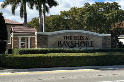 Townhouse in Cutler Bay, Florida 3 bedrooms, 158.4 sq.m. № 2024052 - photo 28