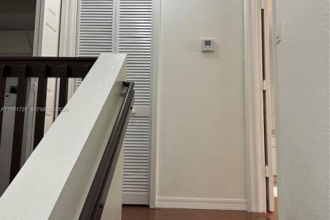 Townhouse in Cutler Bay, Florida 3 bedrooms, 158.4 sq.m. № 2024052 - photo 8