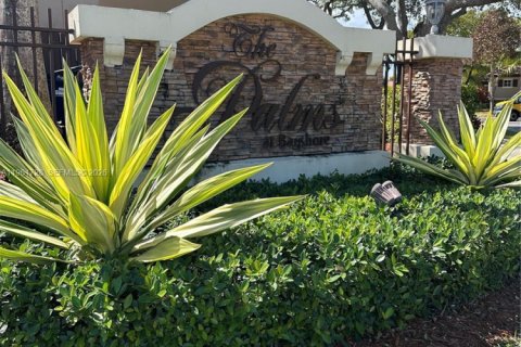 Townhouse in Cutler Bay, Florida 3 bedrooms, 158.4 sq.m. № 2024052