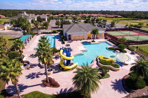 House in Davenport, Florida 4 bedrooms, 178.56 sq.m. № 1888627 - photo 3