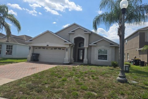 House in Davenport, Florida 4 bedrooms, 178.56 sq.m. № 1888627 - photo 2