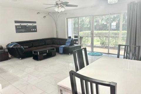 Copropriété à vendre à Hallandale Beach, Floride: 2 chambres, 95.41 m2 № 1860166 - photo 12