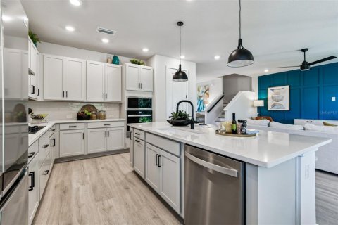 Casa en venta en Wesley Chapel, Florida, 4 dormitorios, 262.45 m2 № 2429429 - foto 6