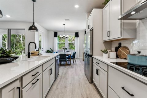 Casa en venta en Wesley Chapel, Florida, 4 dormitorios, 262.45 m2 № 2429429 - foto 4