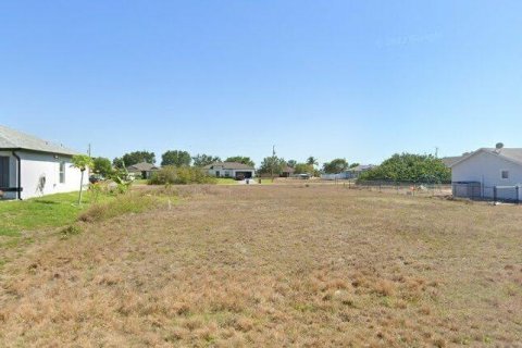 Land in Cape Coral, Florida № 1909155 - photo 1