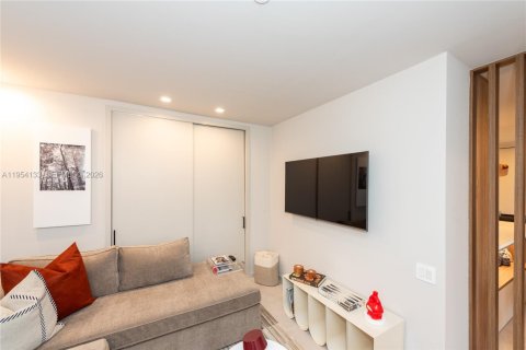 Condo in Key Biscayne, Florida, 2 bedrooms  № 2008957 - photo 9