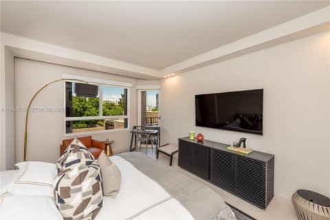 Condo in Key Biscayne, Florida, 2 bedrooms  № 2008957 - photo 12