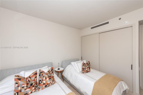 Condo in Key Biscayne, Florida, 2 bedrooms  № 2008957 - photo 16